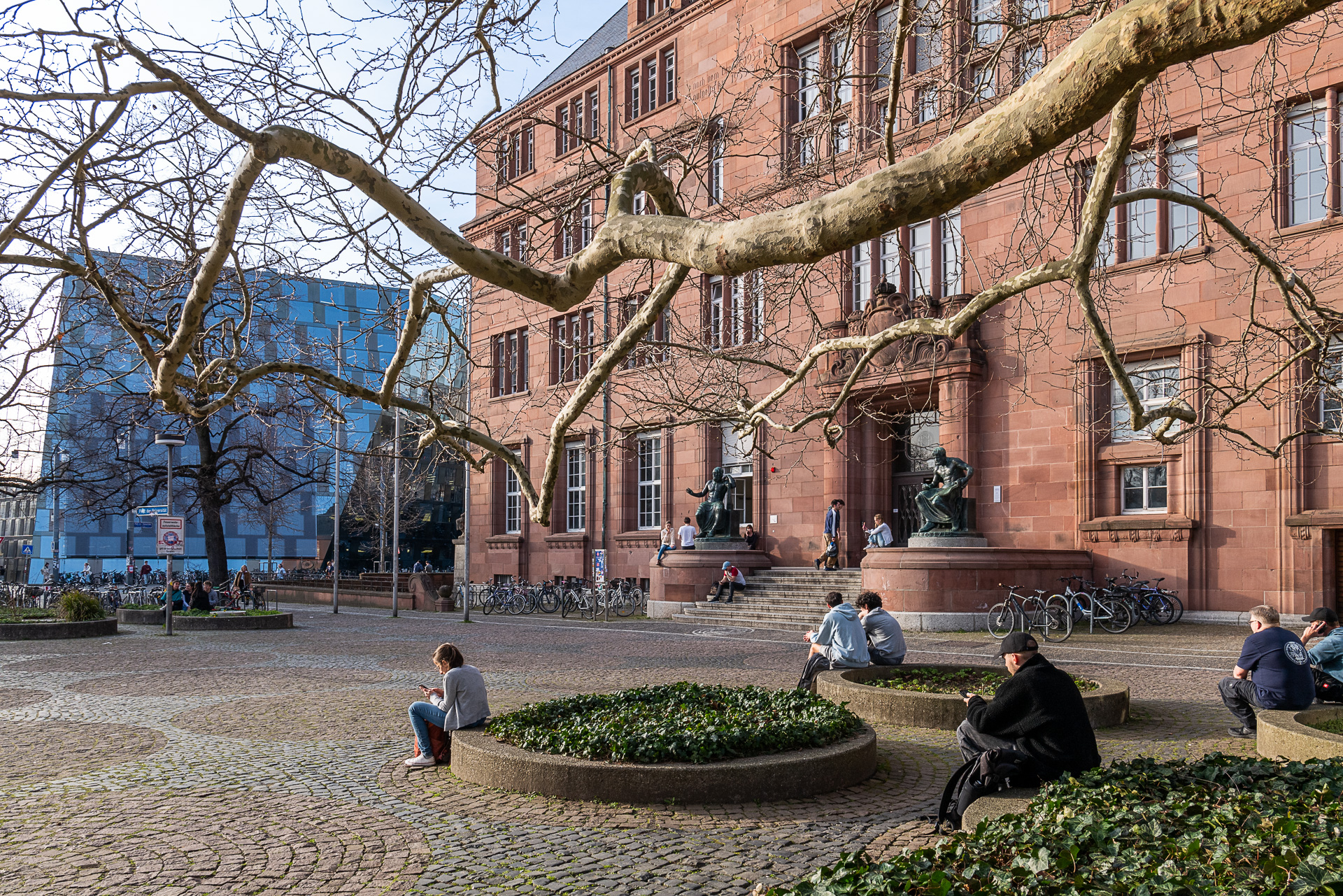 Universität Freiburg, KG 1 und UB